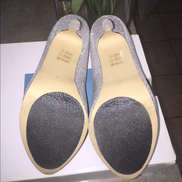 SPRING Silver Sparkle Heels 4” - Picture 5 of 5